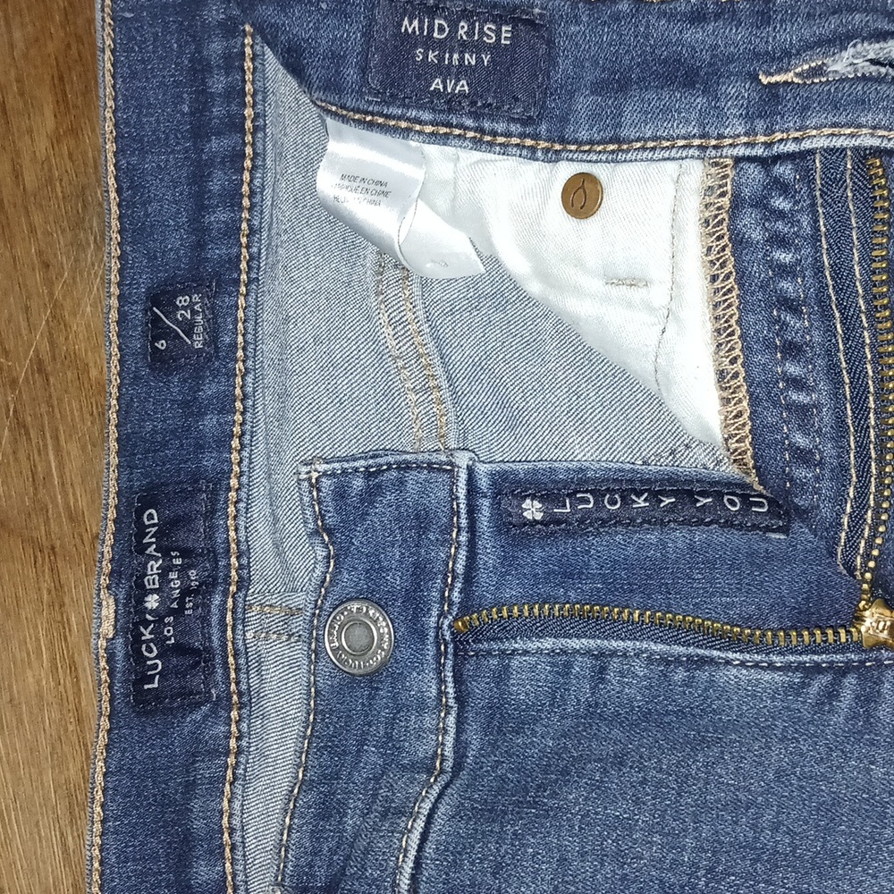 ♧Lucky♧ Ava Skinny Size 6/28 Jeans